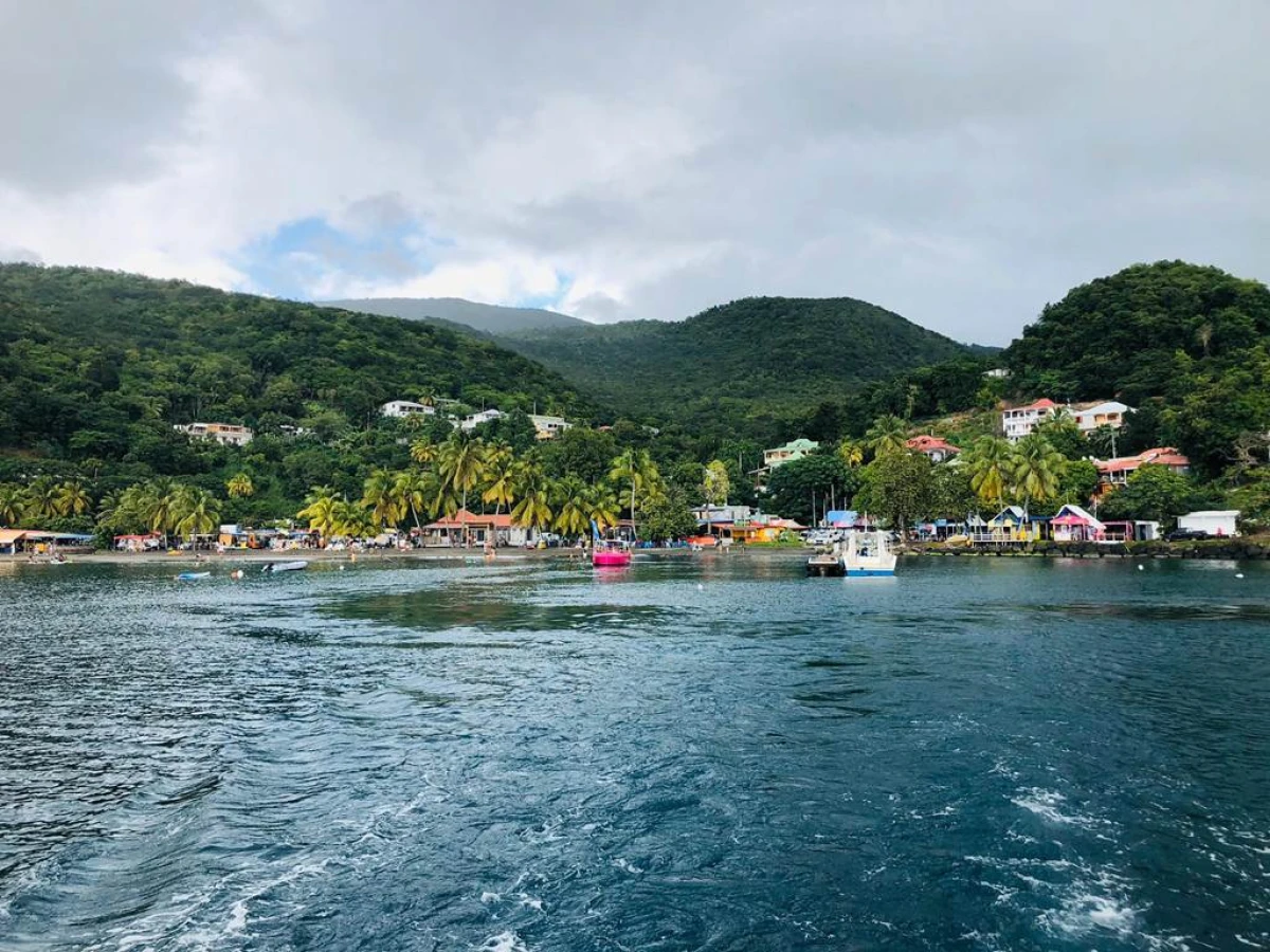 Tours des saintes : Speed Boat dans la Baie des Saintes - Bonjour Fun