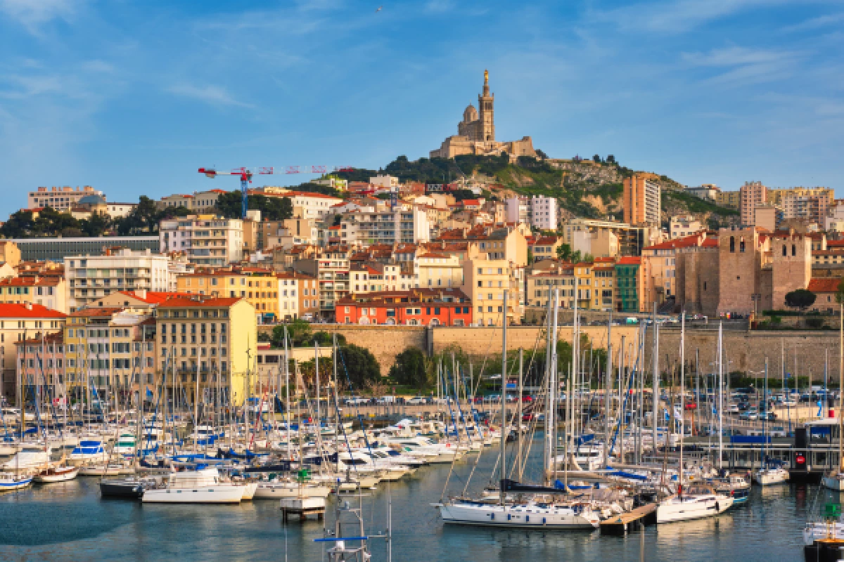 JEU DE PISTE LES MYSTÈRES DE MARSEILLE - Bonjour Fun