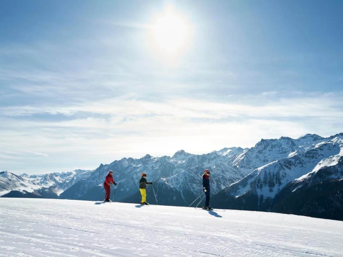 Villages Clubs du Soleil - SUPERBAGNERES - Bonjour Fun