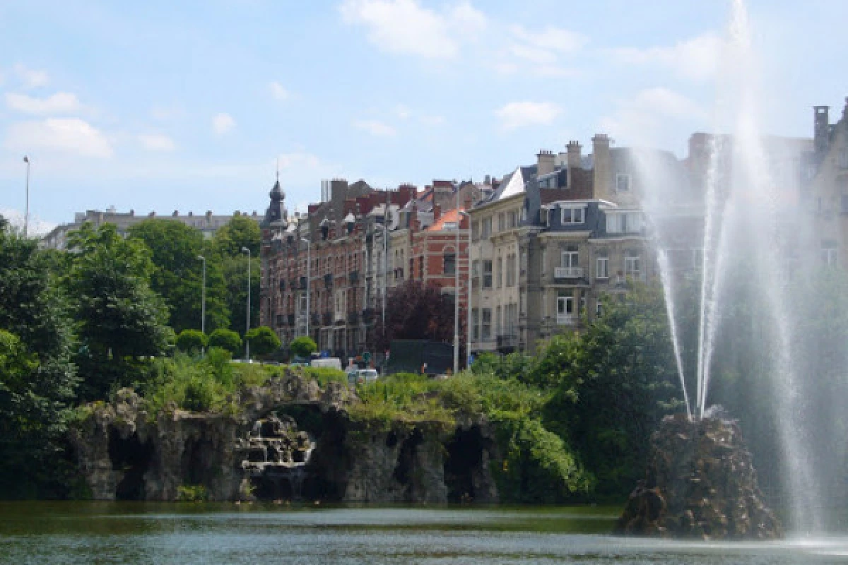 Visite guidée : Art Nouveau dans le Quartier des Squares - Bonjour Fun