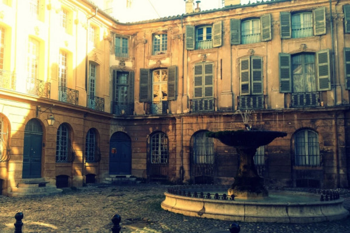 Visite privée | Aix-en-Provence | Places et fontaines - Bonjour Fun