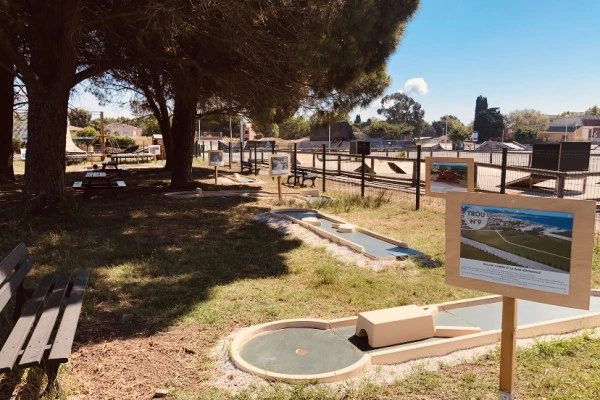 Votre mini-golf à Fréjus sur la Base Nature ! - Bonjour Fun