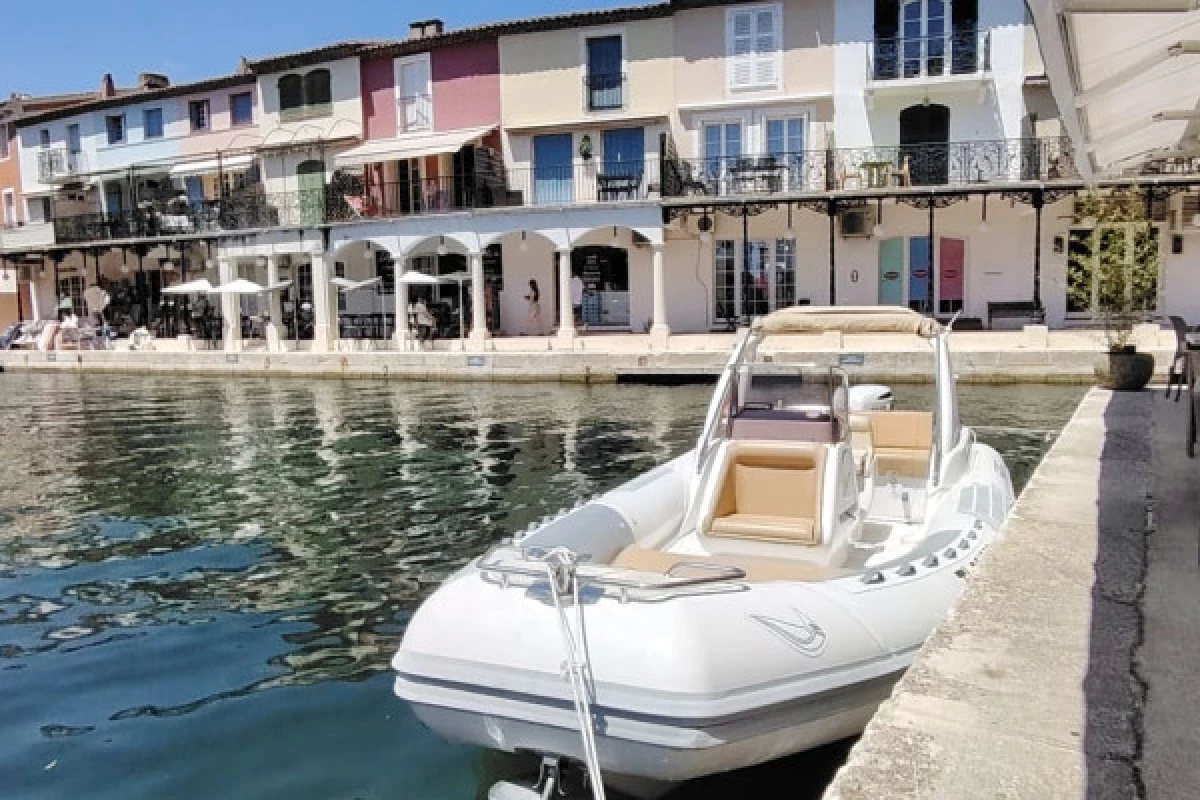 WGP ISSAMBRES -  Sortie en bateau au départ des Issambres avec activités nautiques - Bonjour Fun